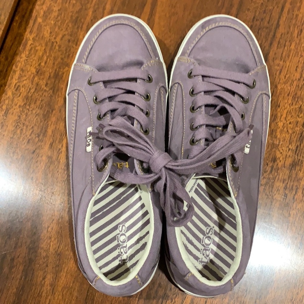 Taos Moc Stars tennis shoes in purple